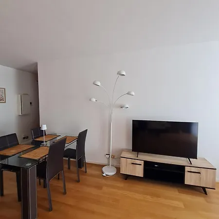 T2, Balcon, Centre Et Lac, Garage, 73M2, Calme Chic Appartement *