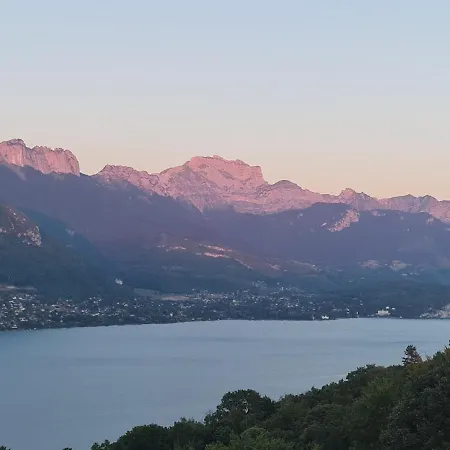 T2, Balcon, Centre Et Lac, Garage, 73m2, Calme Chic Apartmán *