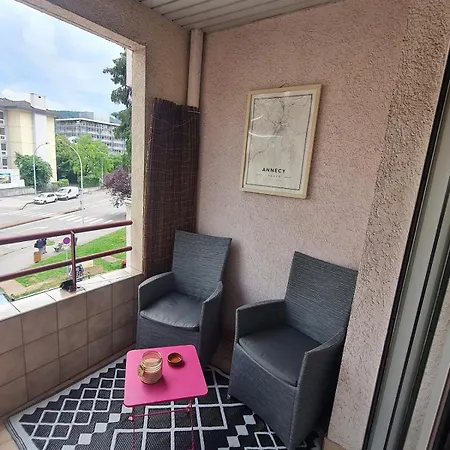 T2, Balcon, Centre Et Lac, Garage, 73M2, Calme Chic Appartement
