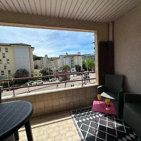 Appartement T2, Balcon, Centre Et Lac, Garage, 73M2, Calme Chic *